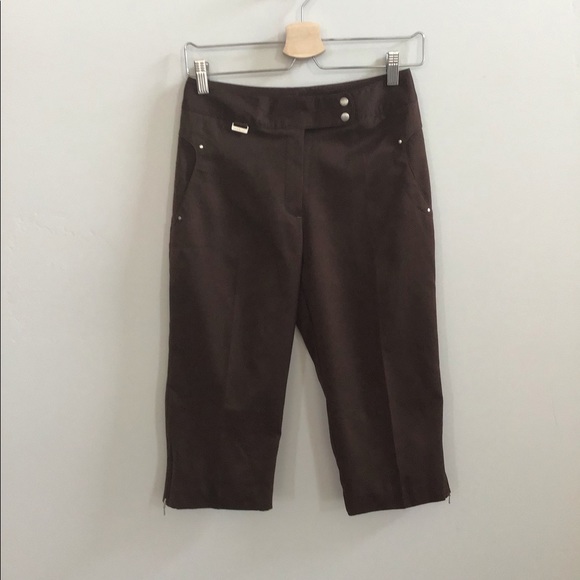 Bette & Court Brown Golf Capri Pants Size 4 NWOT - Picture 3 of 5
